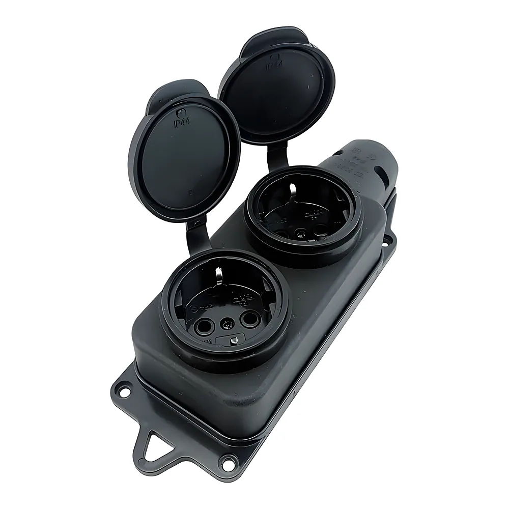 Розетка RUBBER IP44 двомісна з захисними кришками з заземленням чорна TECHNO SYSTEM TNSy5000076