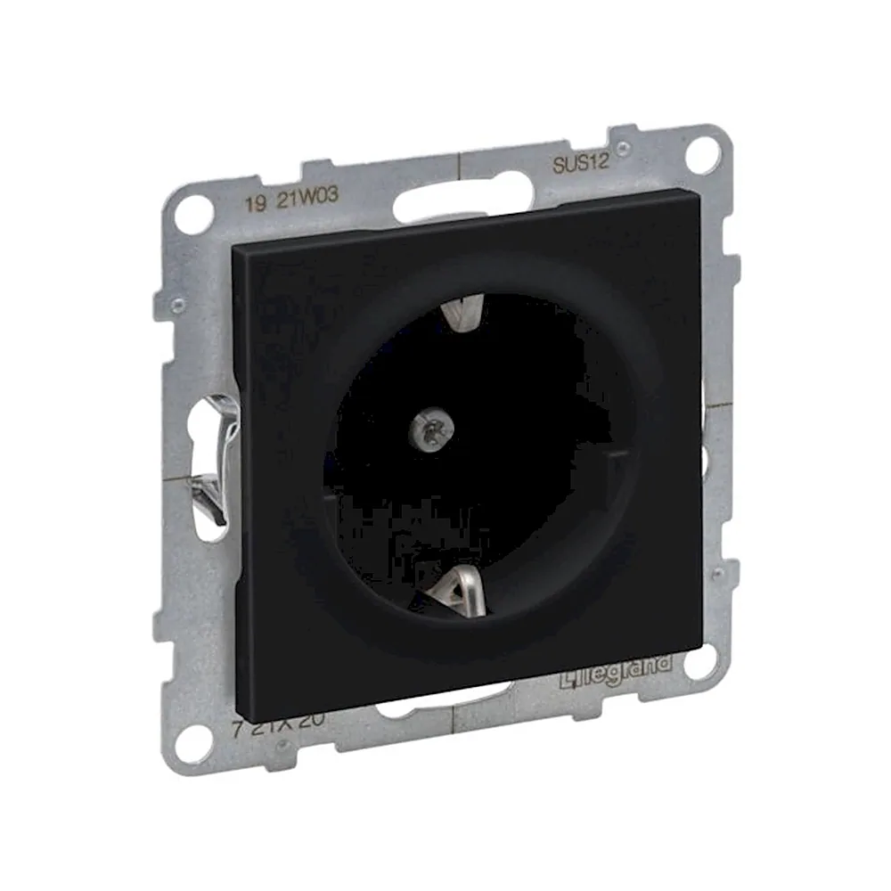 Розетка силова Legrand SUNO 2К+З 16А 250В зі шторками чорна 721420