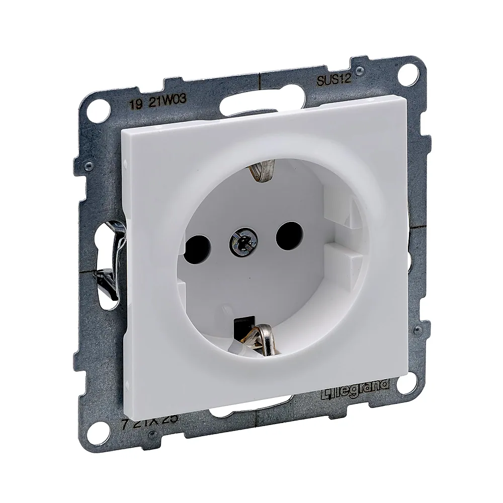 Розетка силова Legrand SUNO 2К+З 16A 250V біла 721125