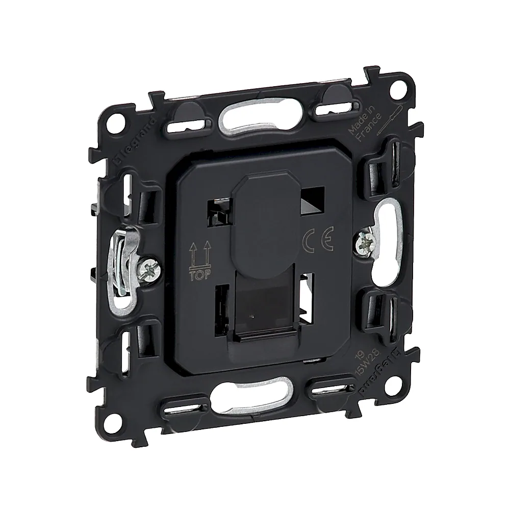 Розетка Legrand RJ45 Cat.5e UTP Valena IN'MATIC 753070