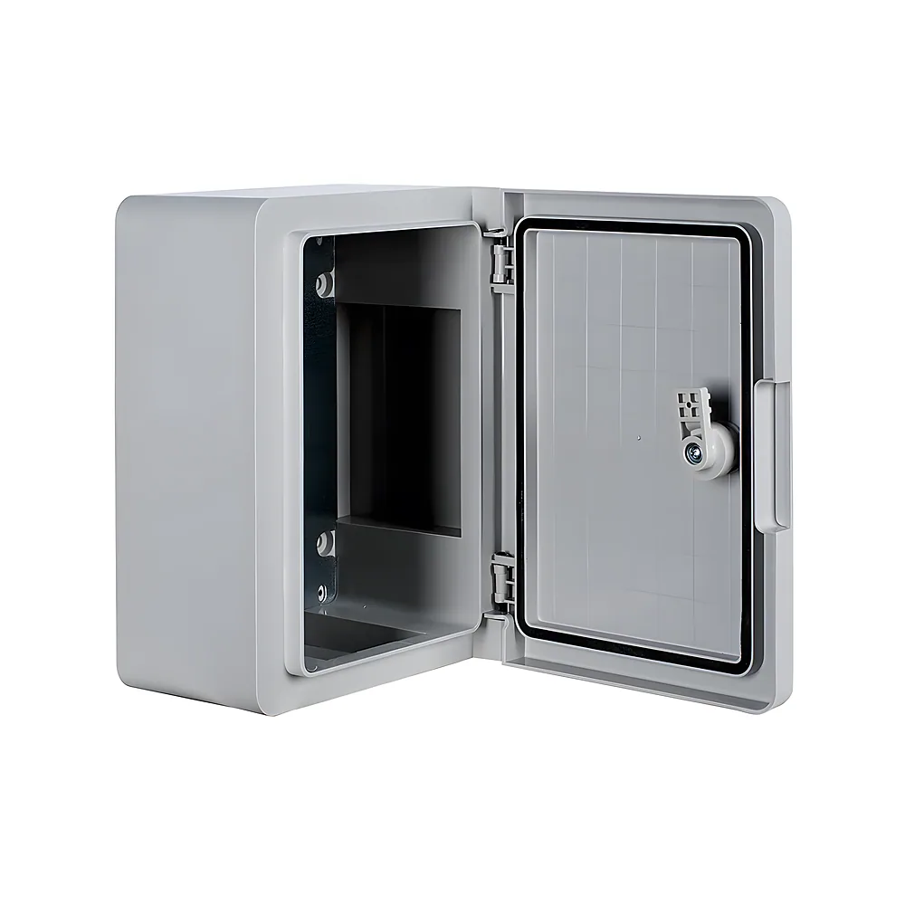 Щит з монтажною панеллю e.plbox.pro.p.33.25.14 330х250х140 мм IP65 непрозорі двері E.NEXT p084102